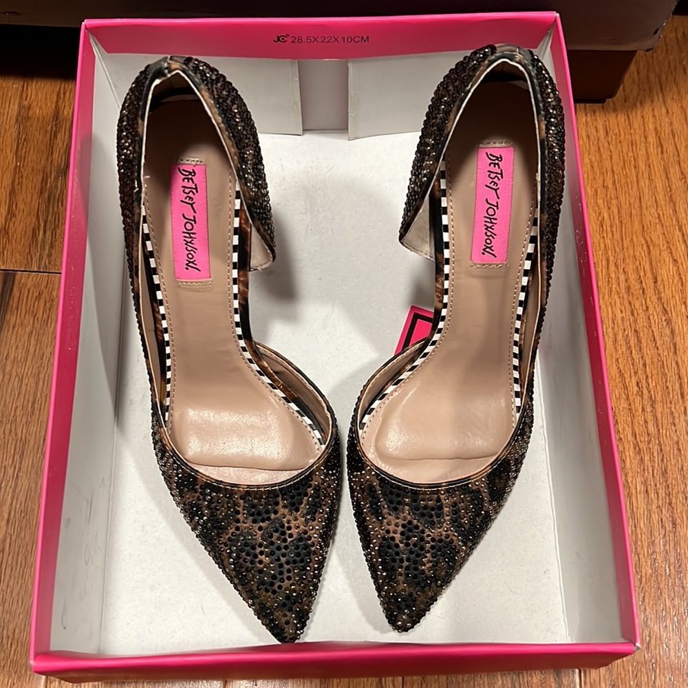 Betsy Johnson pumps